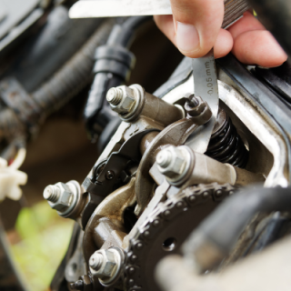 Регулировка клапанов на мотоцикле/скутере: как правильно настроить?